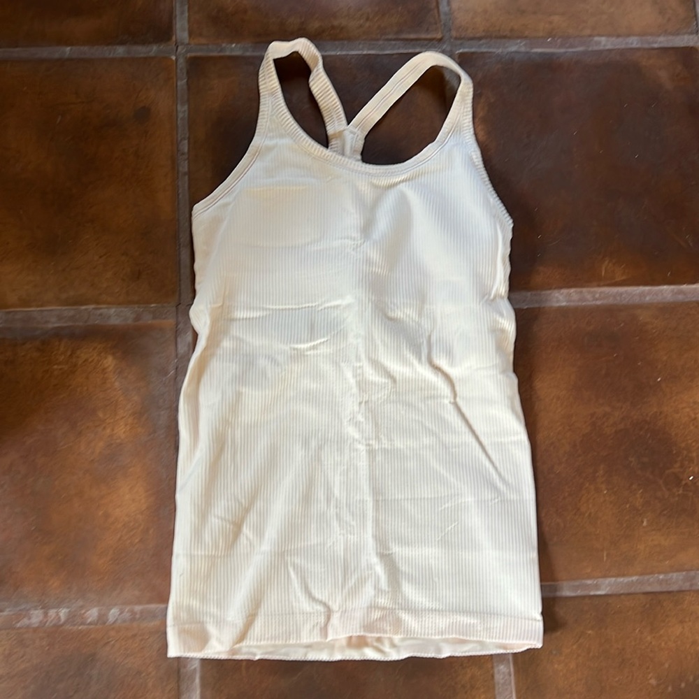 Lululemon top